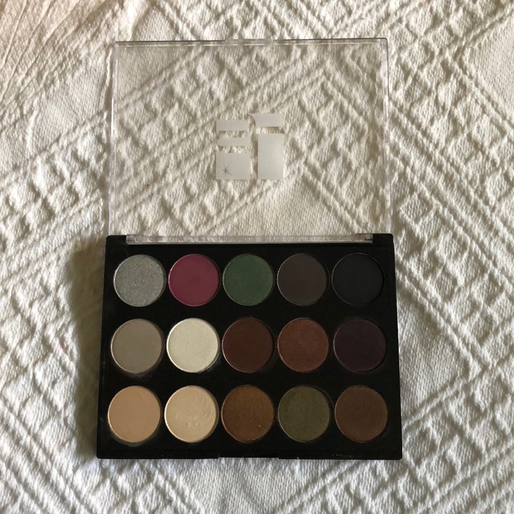Starlooks 15 Color Eyeshadow Palette